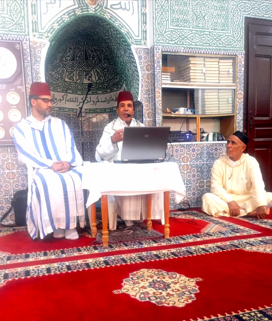 ندوة بعنوان: مظاهر وأسباب الأمية الدينية برحاب مسجد مكناسة بني علي بجماعة مكناسة الغربية.