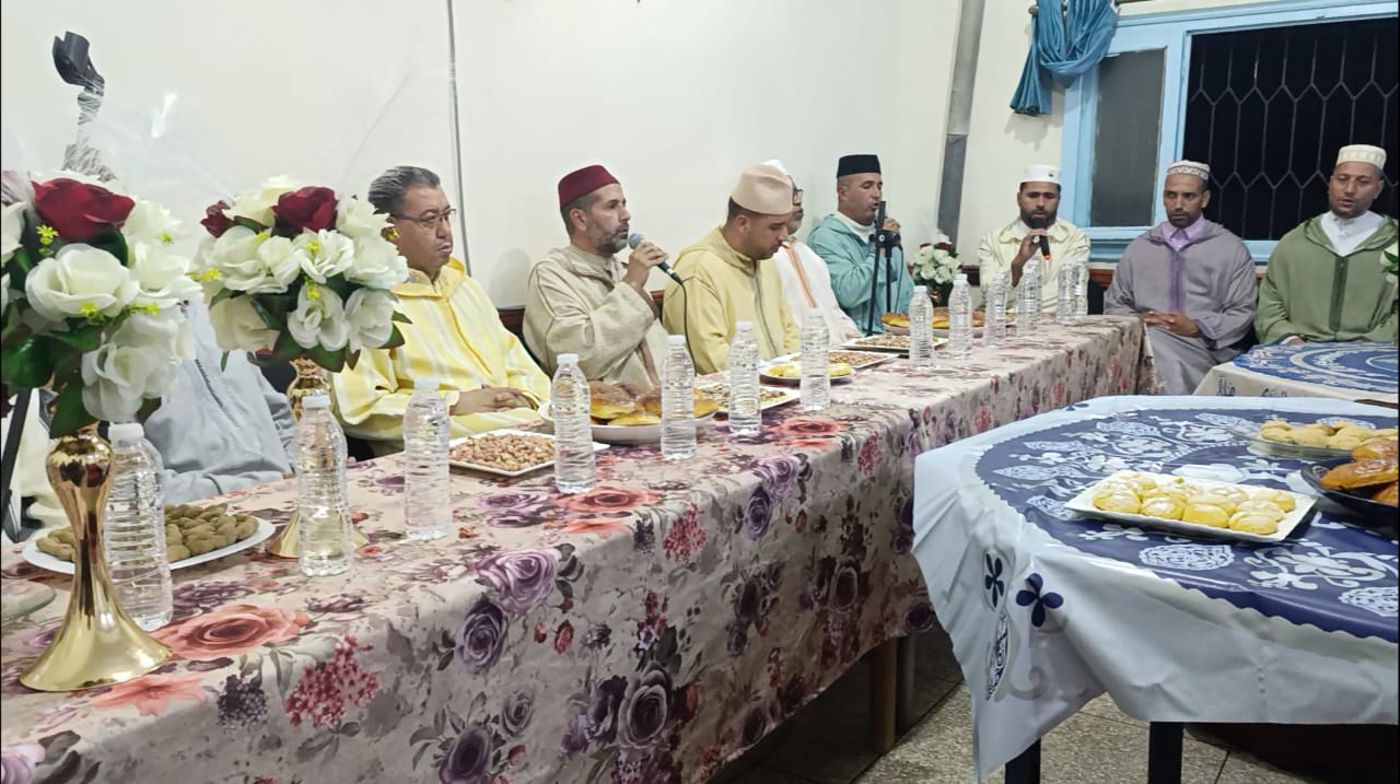 أمسية ثقافية بمناسبة اليوم العالمي للمدرس بفضاء جمعية مؤسسة الرعاية الاجتماعية دار الطالب و الطالبة