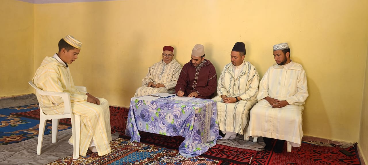 مسابقة في حفظ القرآن الكريم كاملا