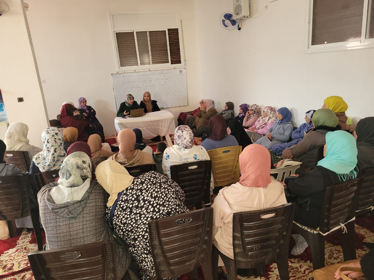 ** ندوة بعنوان : ” العنف الأسري أسبابه ، مظاهره ، وسبل علاجه ” .