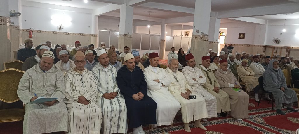 WhatsApp-Image-2024-12-03-at-18.10.07-1024x461 *** دورة تكوينية لفائدة الخطباء بدائرة أكنول وجماعتي مكناسة الغربية والشرقية في موضوع : "أثر العمل الصالح في ترسيخ الإيمان".