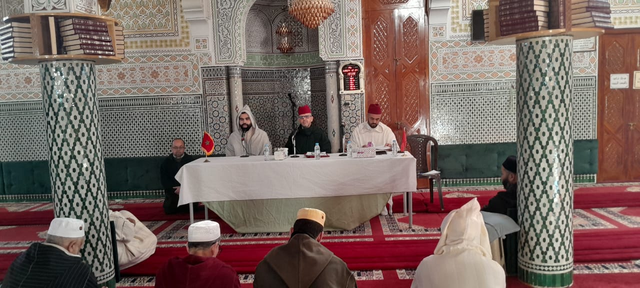 دورة تكوينية لفائدة الأئمة والخطباء بباشوية تازة في إطار التكوين المستمر للقيمين الدينيين،وتنزيل خطة تسديد التبليغ؛ من أجل تحقيق الحياة الطيبة