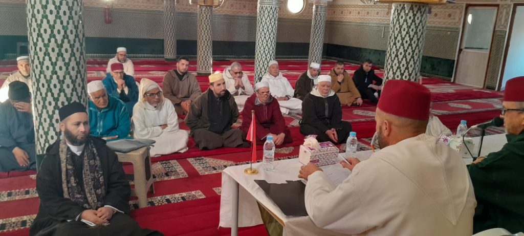 WhatsApp-Image-2024-12-25-at-19.33.45-2-1024x461 دورة تكوينية لفائدة الأئمة والخطباء بباشوية تازة في إطار التكوين المستمر للقيمين الدينيين،وتنزيل خطة تسديد التبليغ؛ من أجل تحقيق الحياة الطيبة