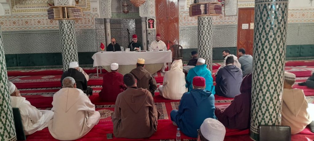 WhatsApp-Image-2024-12-25-at-19.33.46-1024x461 دورة تكوينية لفائدة الأئمة والخطباء بباشوية تازة في إطار التكوين المستمر للقيمين الدينيين،وتنزيل خطة تسديد التبليغ؛ من أجل تحقيق الحياة الطيبة