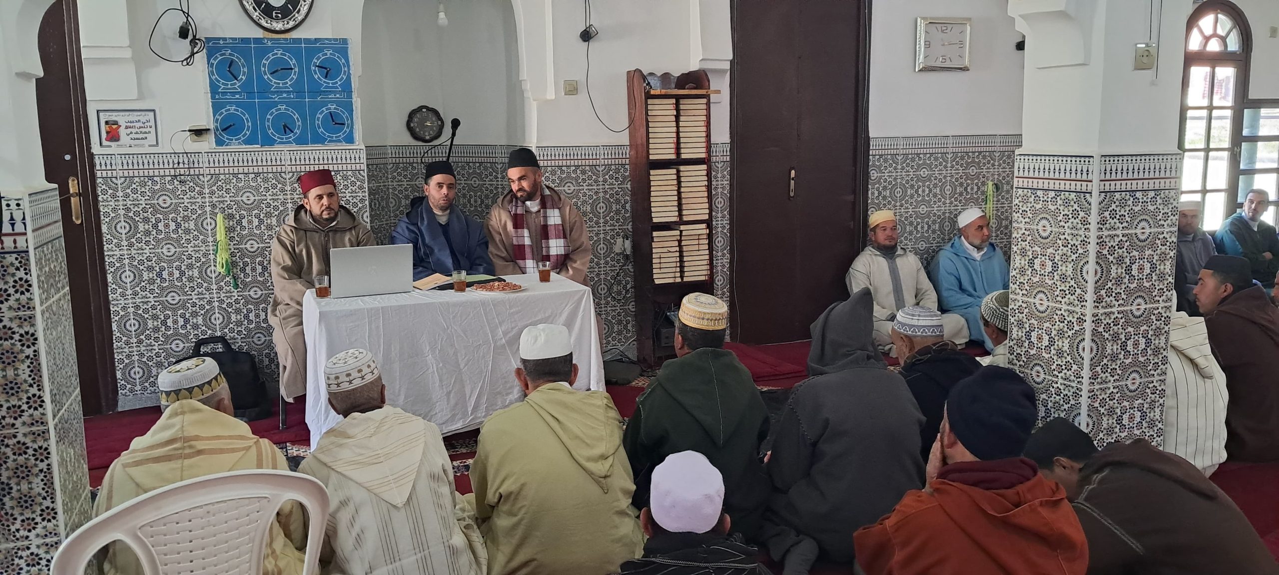 دورة تكوينية لفائدة الأئمة والخطباء  بجماعة (بني لنت)