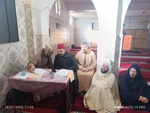 8024233a-f131-4552-a98a-cb749855c274-300x226 زيارة تفقدية لمتابعة دروس خطة ميثاق العلماء بالمسجد المركزي الصميعة