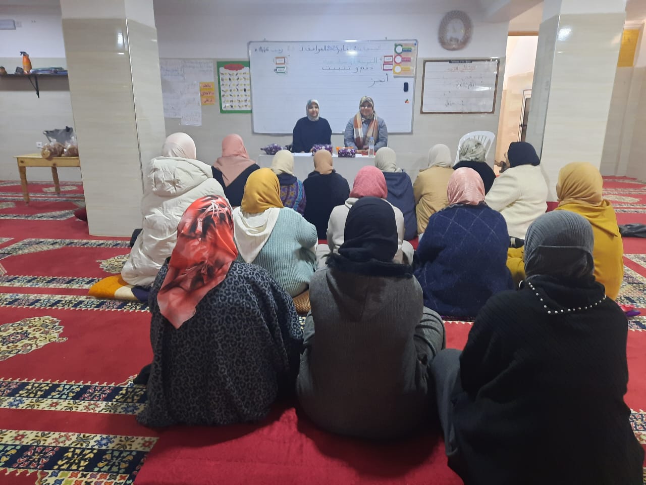 “التمسك بالقرآن الكريم سبب للفلاح في الدنيا والآخرة”