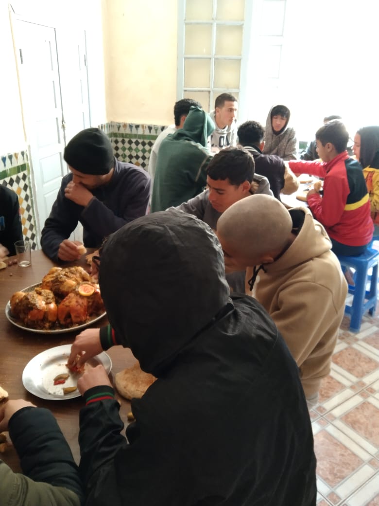 4-7 نشاط اجتماعي بفضاء مدرسة ابن بري للتعليم العتيق