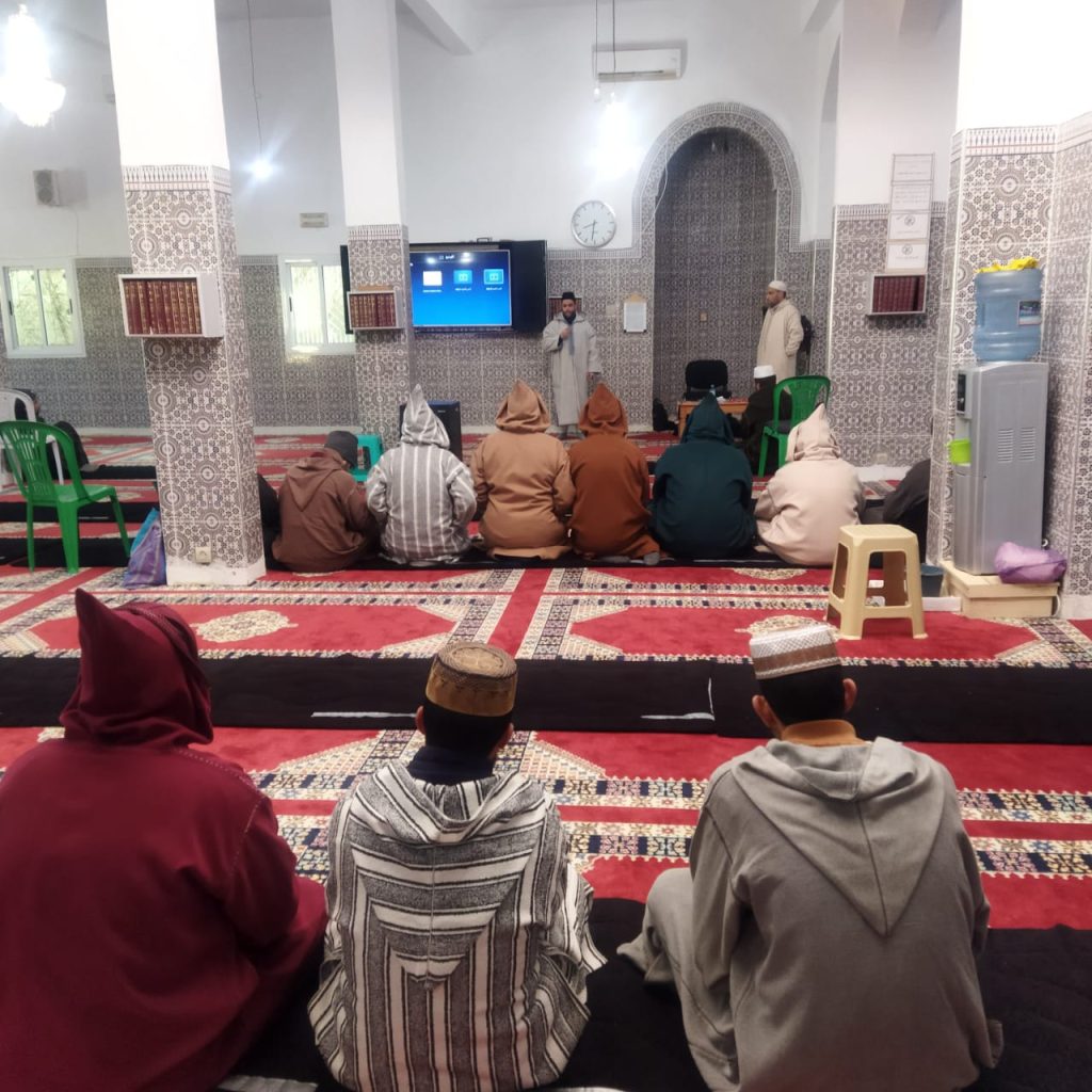 601d297a-0bbc-4c91-b691-d6de46bc2d38-1024x1024 زيارة تفقدية لمتابعة دروس ميثاق العلماء بالمسجد المركزي بجماعة أجدير