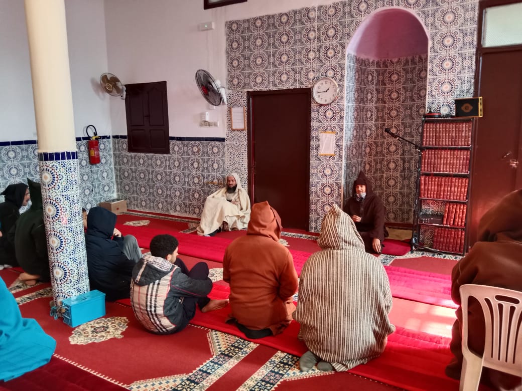 *** درس وعظي بعنوان: “العبادات وأثرها في حياة المسلم” .