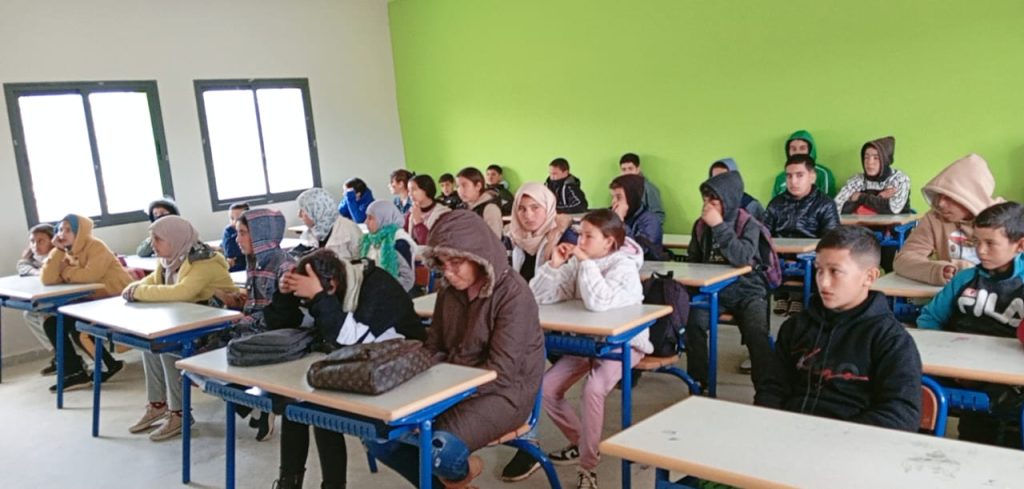 IMG-20250203-WA0088-1024x489 تنظيم حصص تأطيرية في حفظ القرآن الكريم وتجويده والسيرة النبوية بالثانوية الإعدادية ابن المقفع