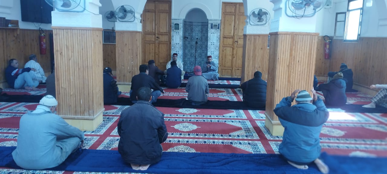 ندوة علمية في موضوع : ” الزهد في الدنيا وأهميته في السير إلى الله تعالى”