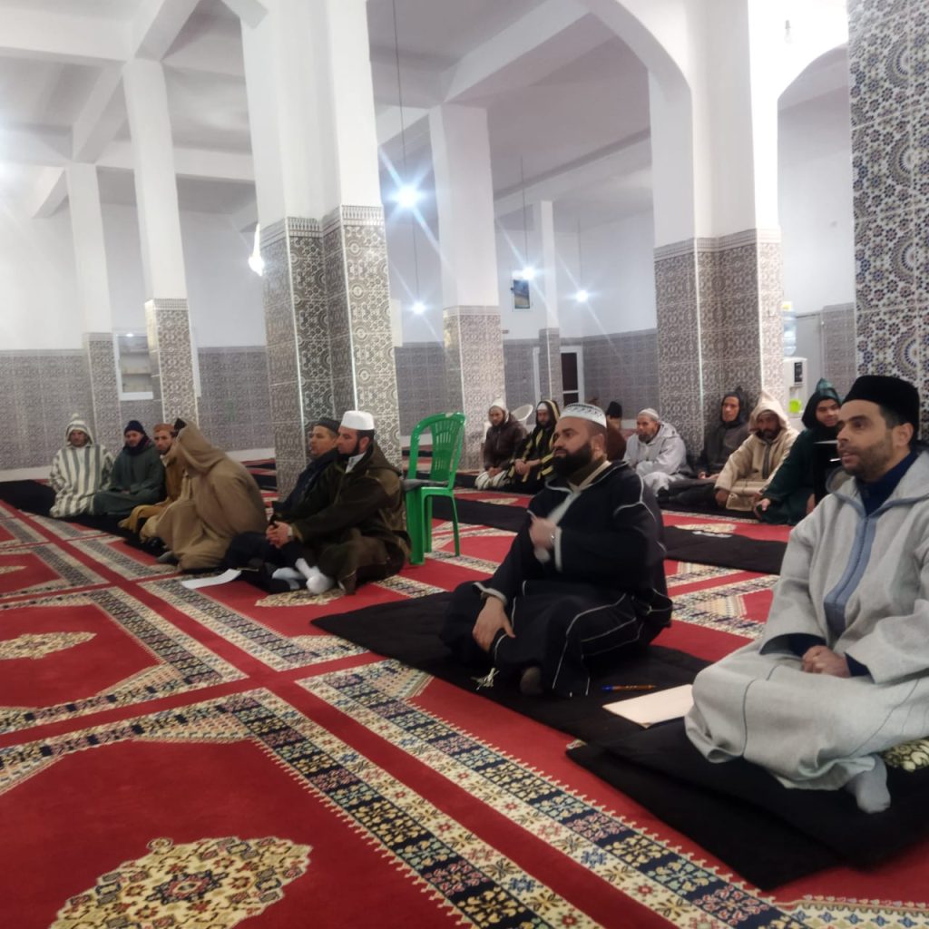b0574e06-2284-490a-879a-f82afd9d678e-1-1024x1024 زيارة تفقدية لمتابعة دروس ميثاق العلماء بالمسجد المركزي بجماعة أجدير