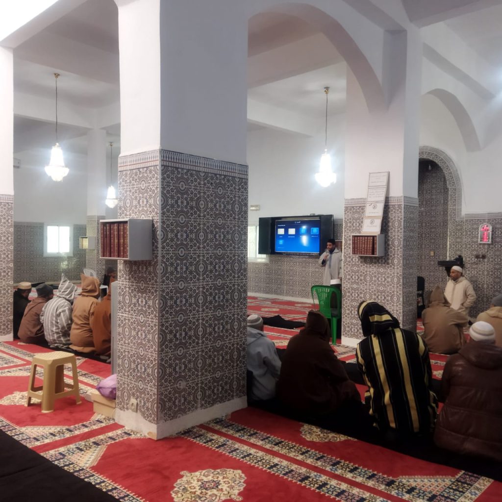 cbc03064-3780-4989-b699-95f2d67f9b85-1024x1024 زيارة تفقدية لمتابعة دروس ميثاق العلماء بالمسجد المركزي بجماعة أجدير