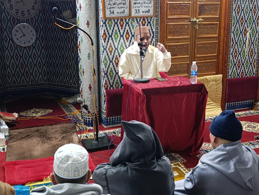 4aba0570-27fb-4c2c-9897-ab1419c626f9-1024x771 درس بعنوان: "فضل الدعاء في شهر رمضان"