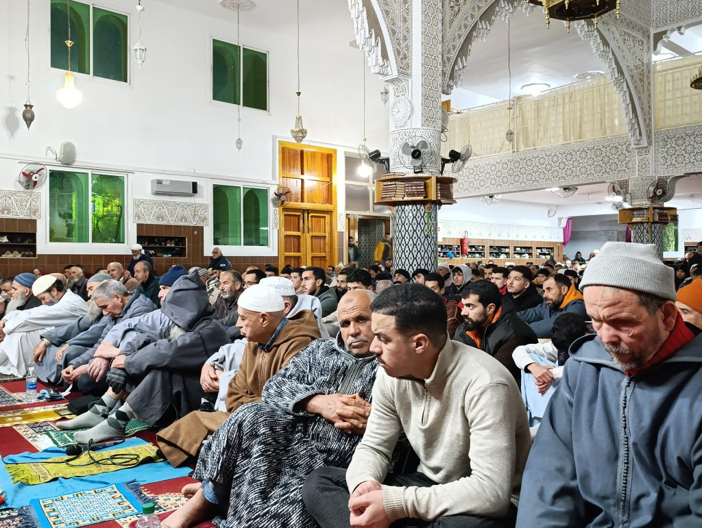 82f70cd7-2be8-44b2-86a9-2c623c1455c8-1024x771 درس بعنوان: "فضل الدعاء في شهر رمضان"