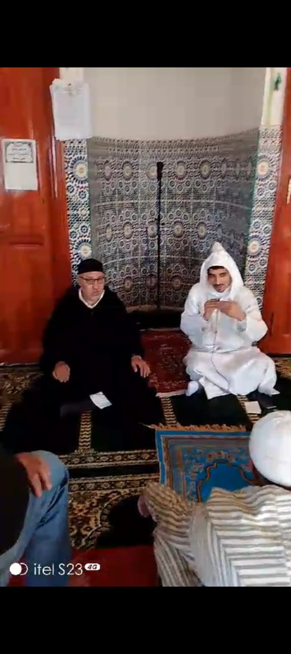 محاضرة بعنوان:”رمضان شهر القرٱن”