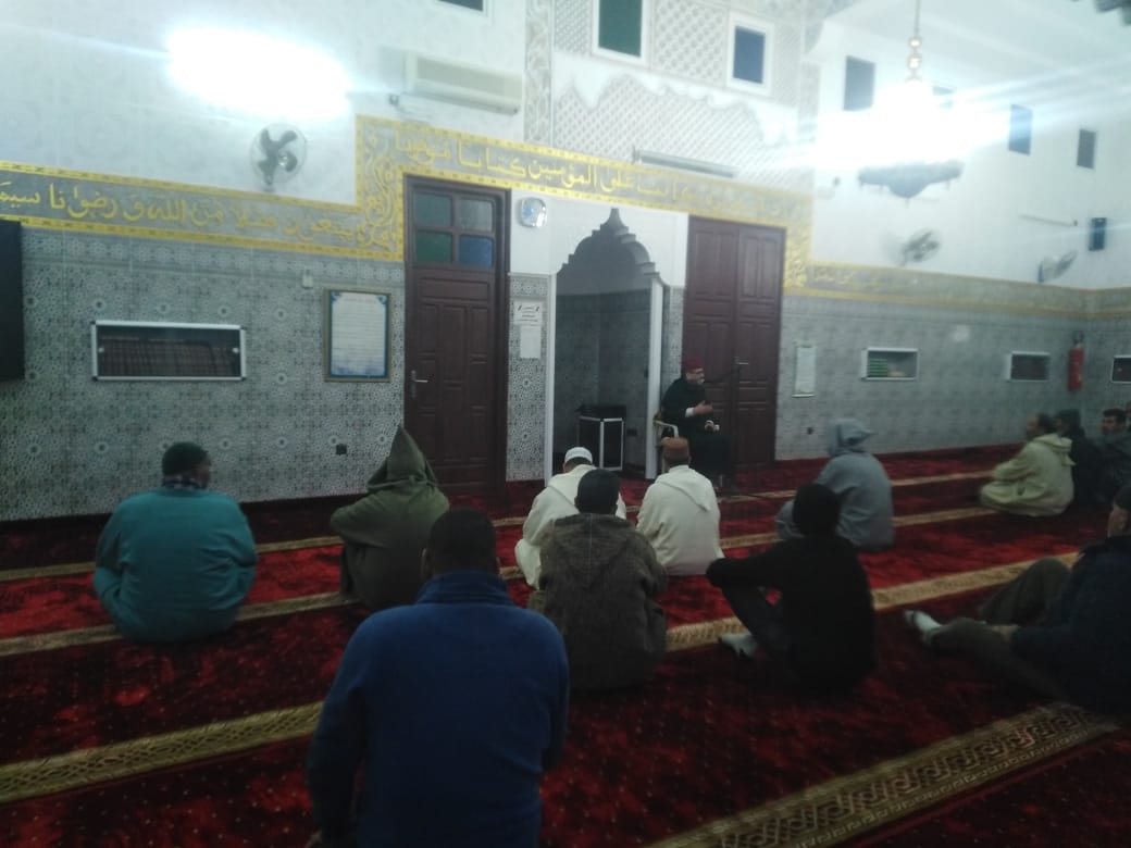 محاضرة  بعنوان “فضل ذكر الله تعالى عموما وفي العشر الأواخر من رمضان خصوصا” لفضيلة الأستاذ بنعمر لخصاصي رئيس المجلس العلمي المحلي بتازة، بالمسجد المكزي بالجماعة القروية سيدي علي بورقبة