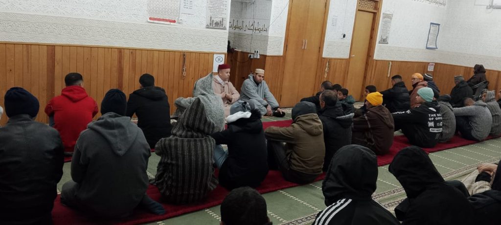 WhatsApp-Image-2025-03-24-at-22.45.04-1-1024x461 درس وعظي في موضوع "فضل الذكر والعطاء والمواساة في رمضان" بالمنطقة القروية رقم 4 ضمن مناطق تسديد التبليغ، تقديم عضو المجلس العلمي المحلي بتازة ذ.عبد الرحيم الكتامي