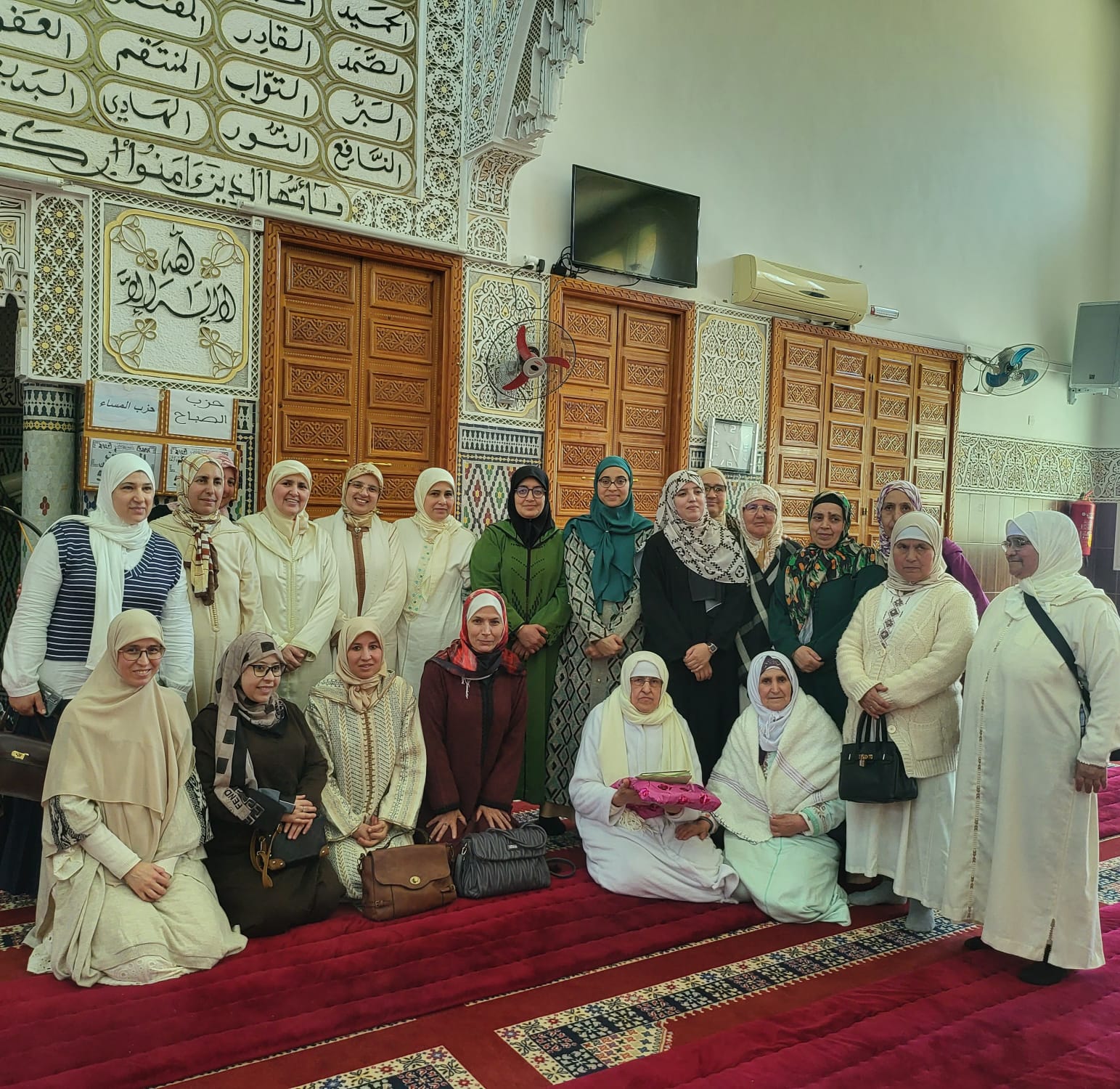 المجلس القرآني النسائي الأول لتدبر القرآن الكريم .