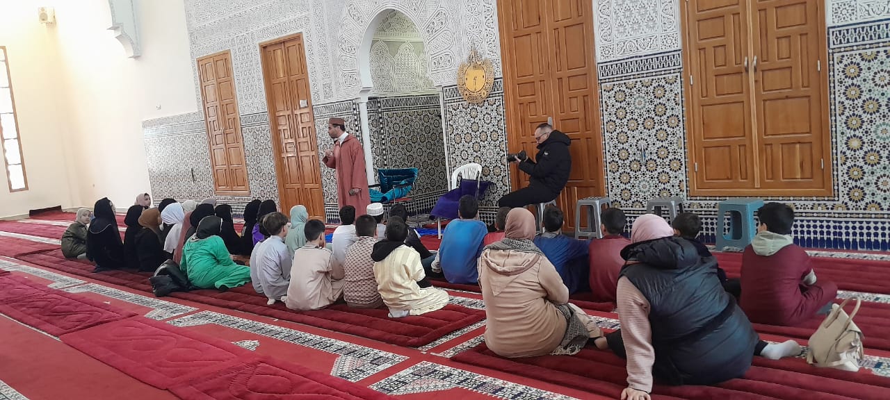 استقبال تلاميذ وتلميذات مؤسسة اليقين للتعليم الخصوصي بتازة ـ بمسجد أحد بتازة ـ