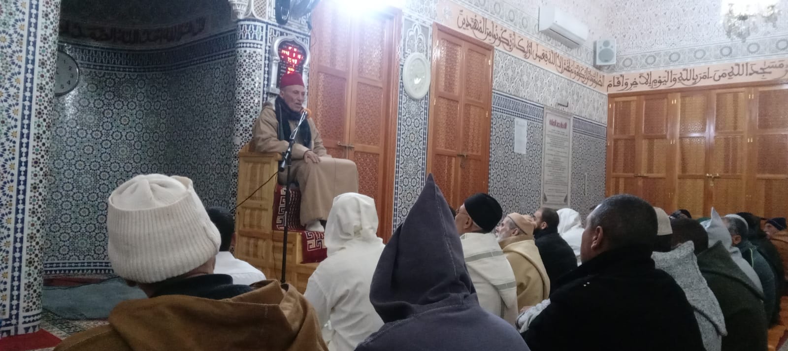 محاضرة بعنوان “غزوة بدر الكبرى: الدروس والعبر”