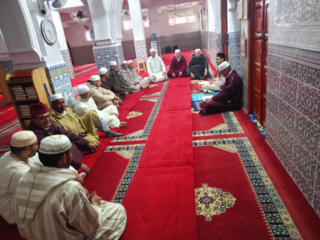 IMG-20250430-WA0006-1024x768 دورة تكوينية لفائدة القيمين الدينيين بجماعة الزراردة بعنوان: "المساجد ودورها في الإصلاح وغرس القيم"