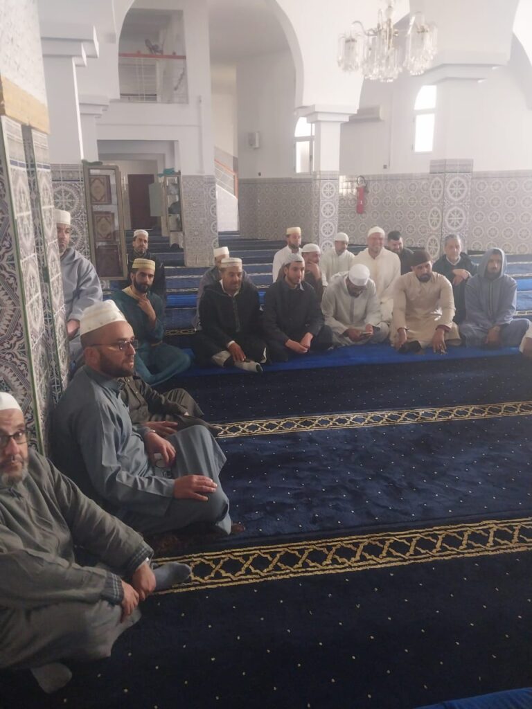 IMG-20250519-WA0043-768x1024 دورة تكوينية لفائدة المؤذنين بجماعة تيزي وسلي.