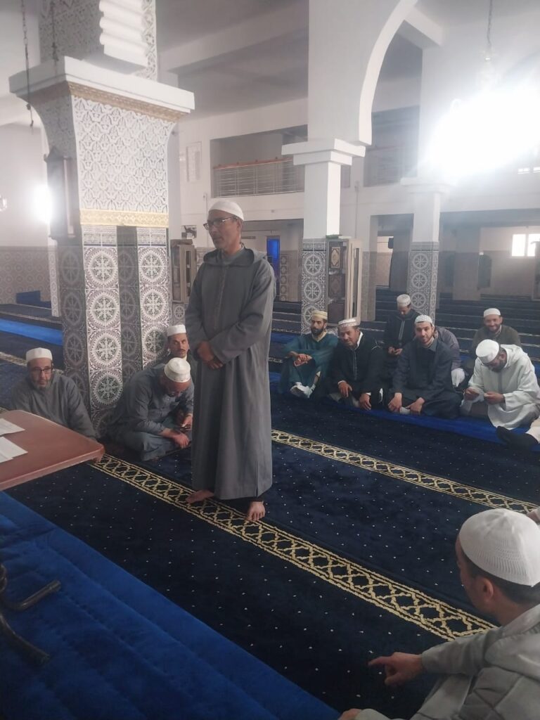 IMG-20250519-WA0051-768x1024 دورة تكوينية لفائدة المؤذنين بجماعة تيزي وسلي.