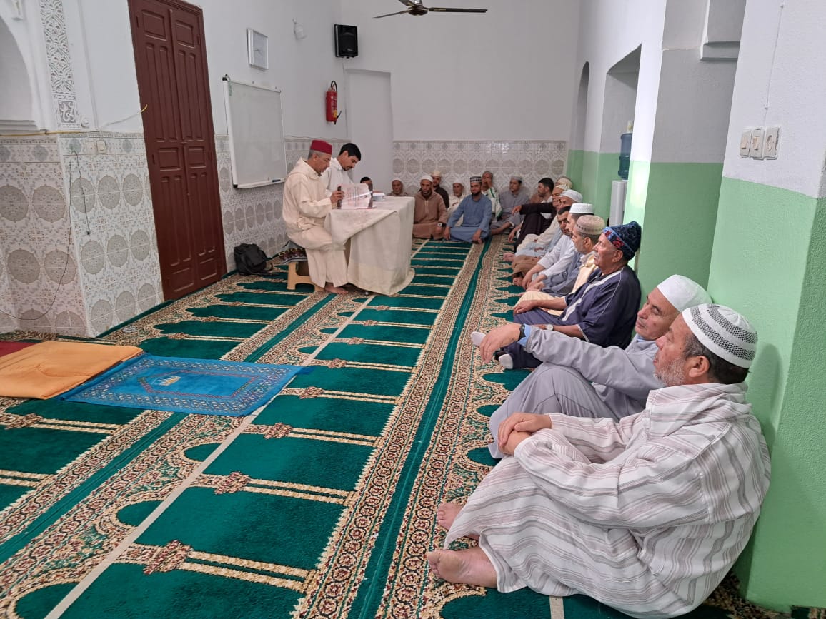 *** دورة تكوينية لفائدة السادة المؤذنين بجزء من جماعة غياثة الغربية بعنوان : ” أحكام الأذان وفق المذهب المالكي”.