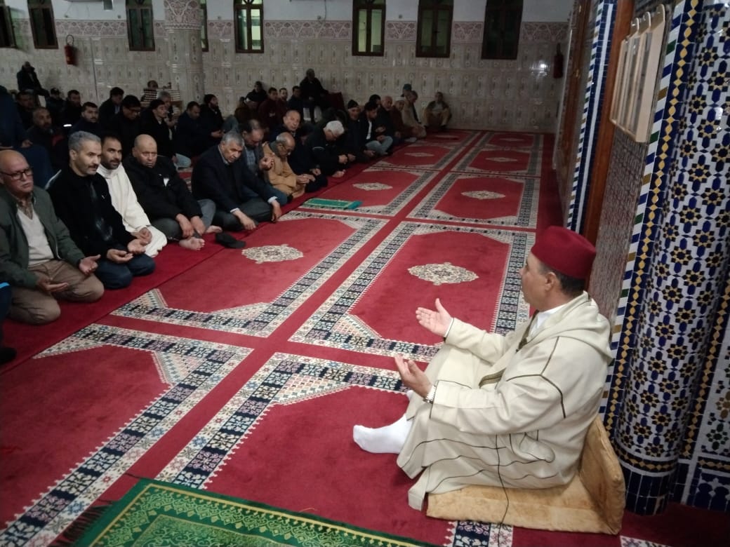 محاضرة بعنوان: “عبادة الحج وأثرها في ترسيخ خلق الصبر وتحقيق الحياة الطيبة”