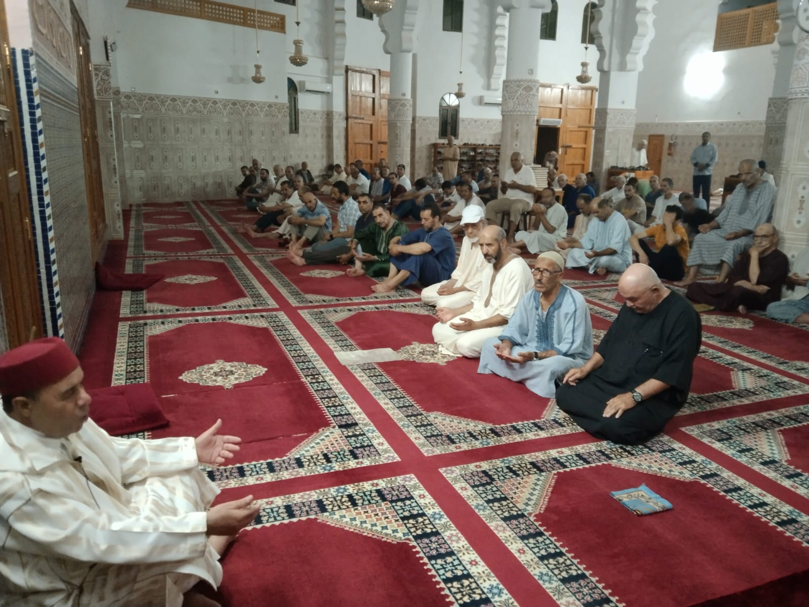 محاضرة بعنوان: “طريق الوحدة نموذج للتضامن والتعاون”