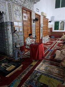 0b6633a0-1b1c-4034-8b36-7e437d946323-225x300 محاضرة بعنوان: "من ثمرات حسن الخلق"