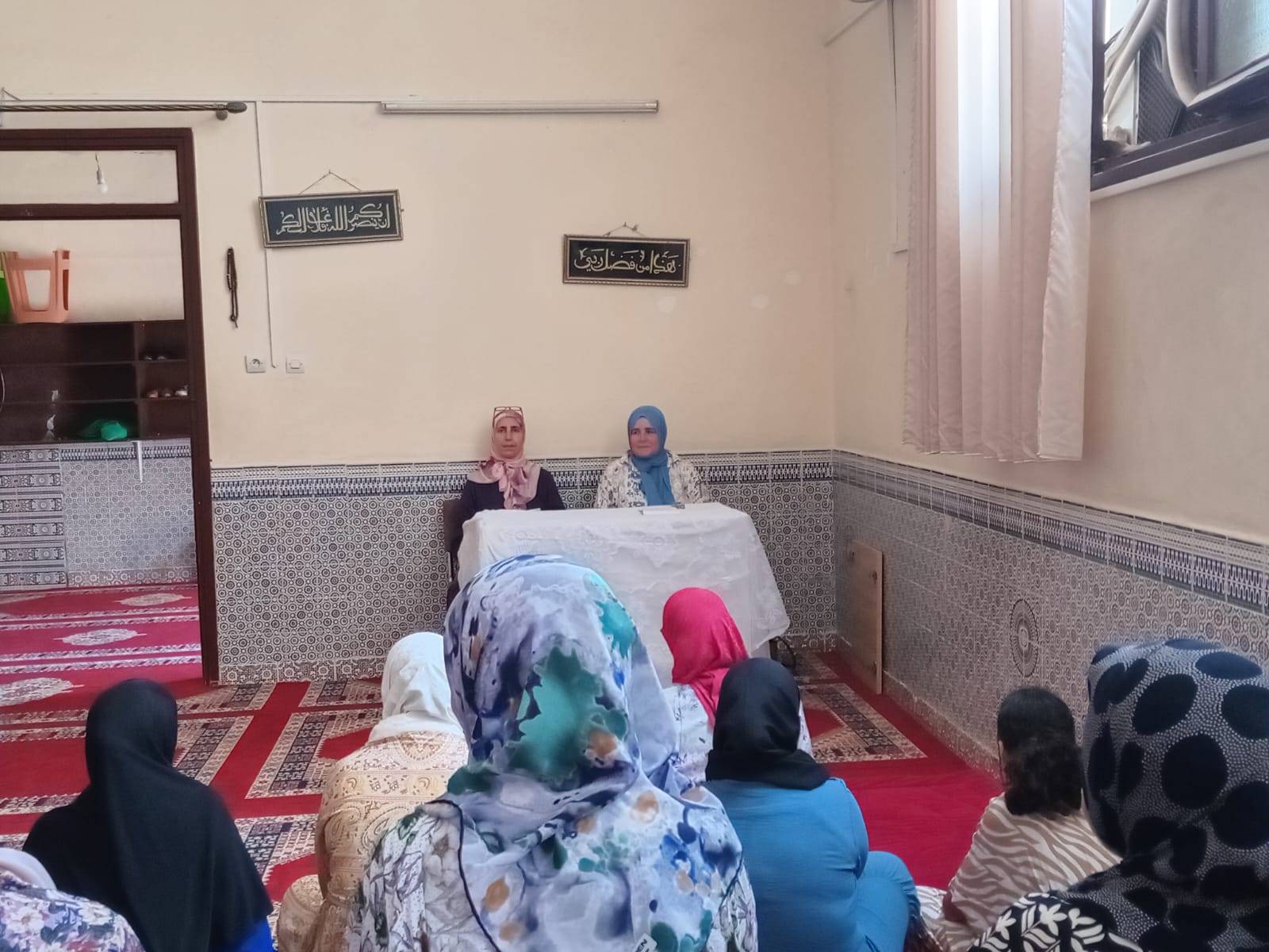 ندوة بعنوان: دور المرأة المسلمة في نشر تعاليم الإسلام في بلاد المهجر.