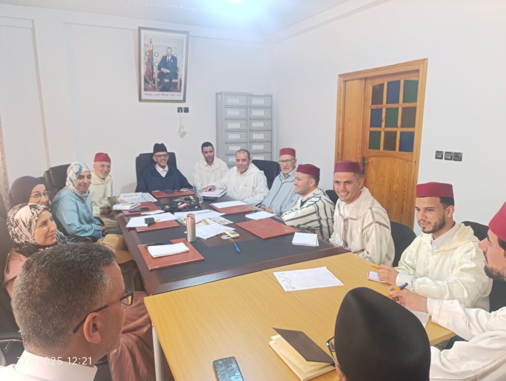 1000283768-1024x771 تقرير عن اجتماع مع الطالبة والطلبة المرشدين المتدربين بالمجلس العلمي المحلي.