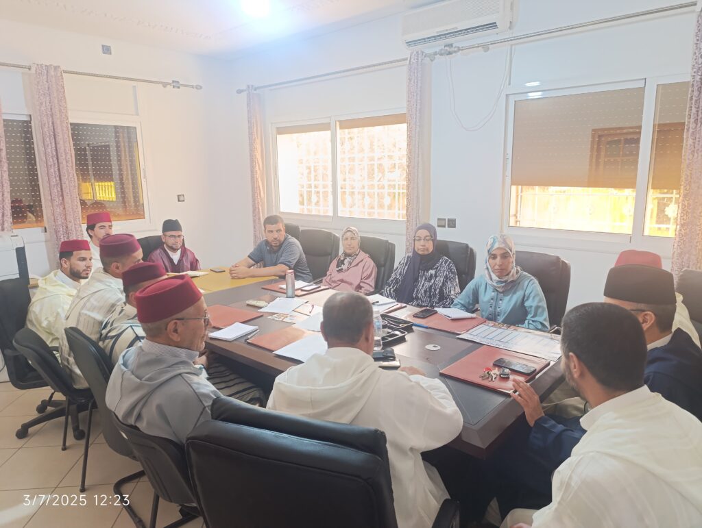 1000283771-1024x771 تقرير عن اجتماع مع الطالبة والطلبة المرشدين المتدربين بالمجلس العلمي المحلي.