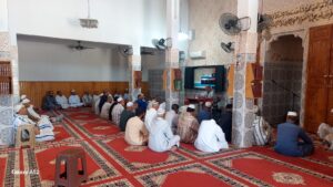 98346692-b294-42a5-bb5e-4f3feca9a37e-300x169 "زيارة تفقدية لدروس خطة ميثاق العلماء"