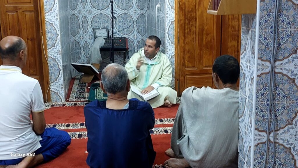 IMG-20250829-WA0032-1024x577 درس علمي في السيرة النبوية بعنوان: "نظافة جسم النبي صلى الله عليه وسلم وريحته العطرة الطيبة"