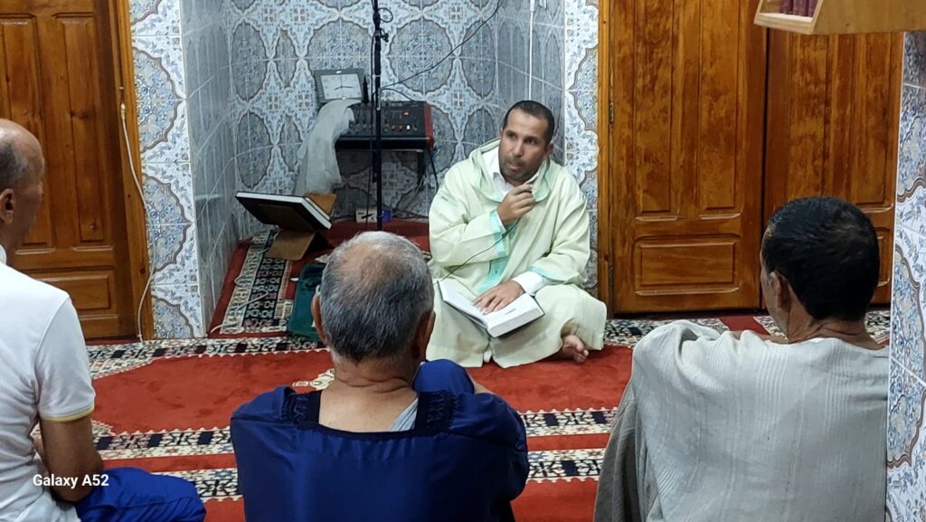 IMG-20250829-WA0033-1024x577 درس علمي في السيرة النبوية بعنوان: "نظافة جسم النبي صلى الله عليه وسلم وريحته العطرة الطيبة"