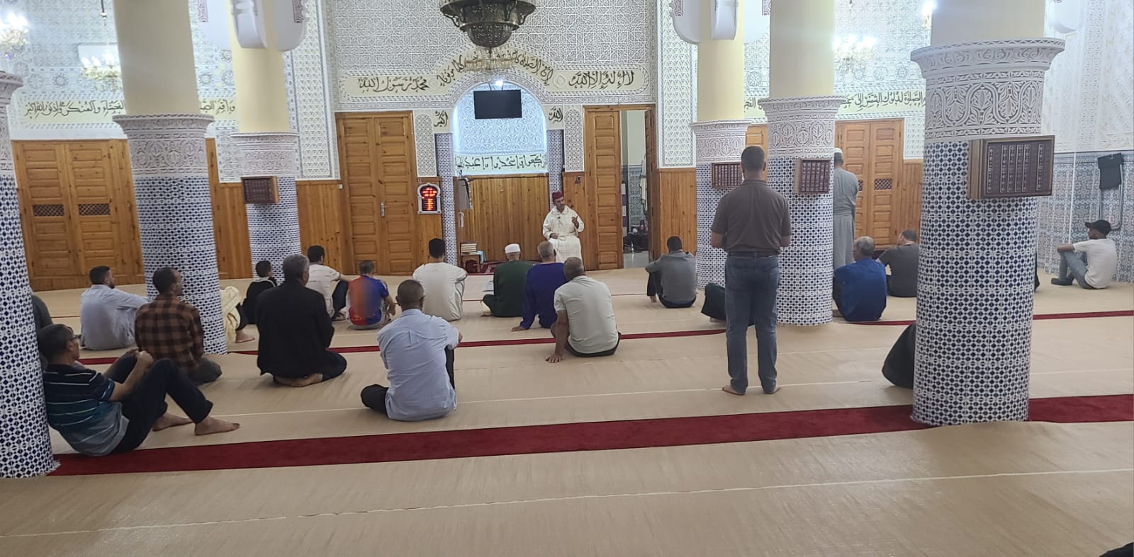 درس وعظي بعنوان ” من تجليات الحياة الطيبة من بعثة الرسول صلى الله عليه وسلم إلى التحاقه بالرفيق الأعلى” بمنطقة التجريب 07 مسجد الفتح أكنول