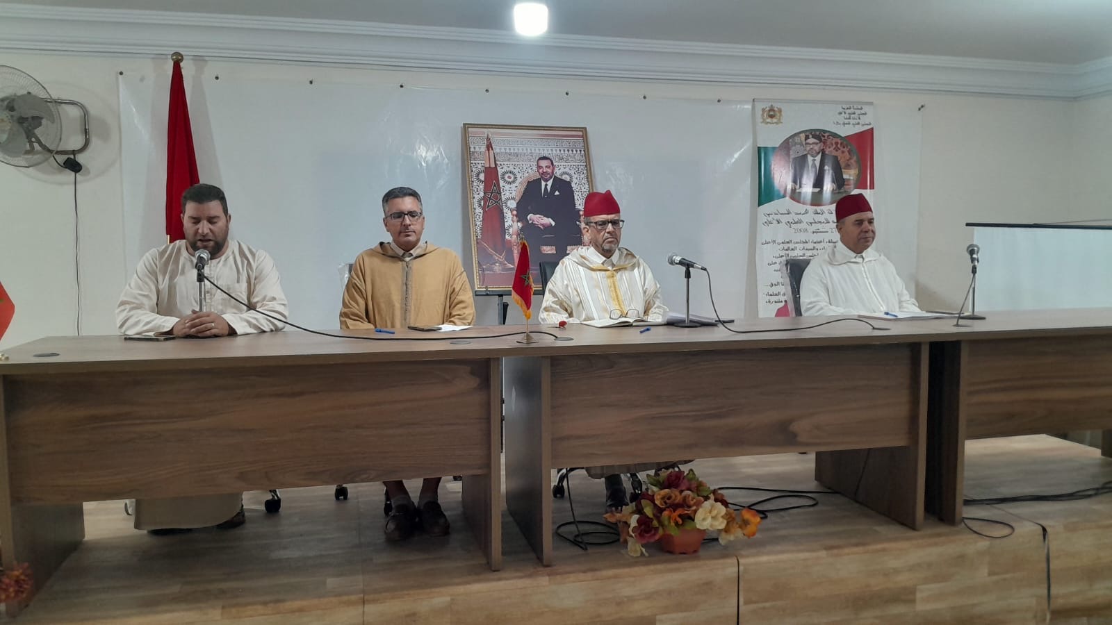 تقرير عن: الاجتماع الشهري مع السادة الأئمة المرشدين والسيدات المرشدات بتازة