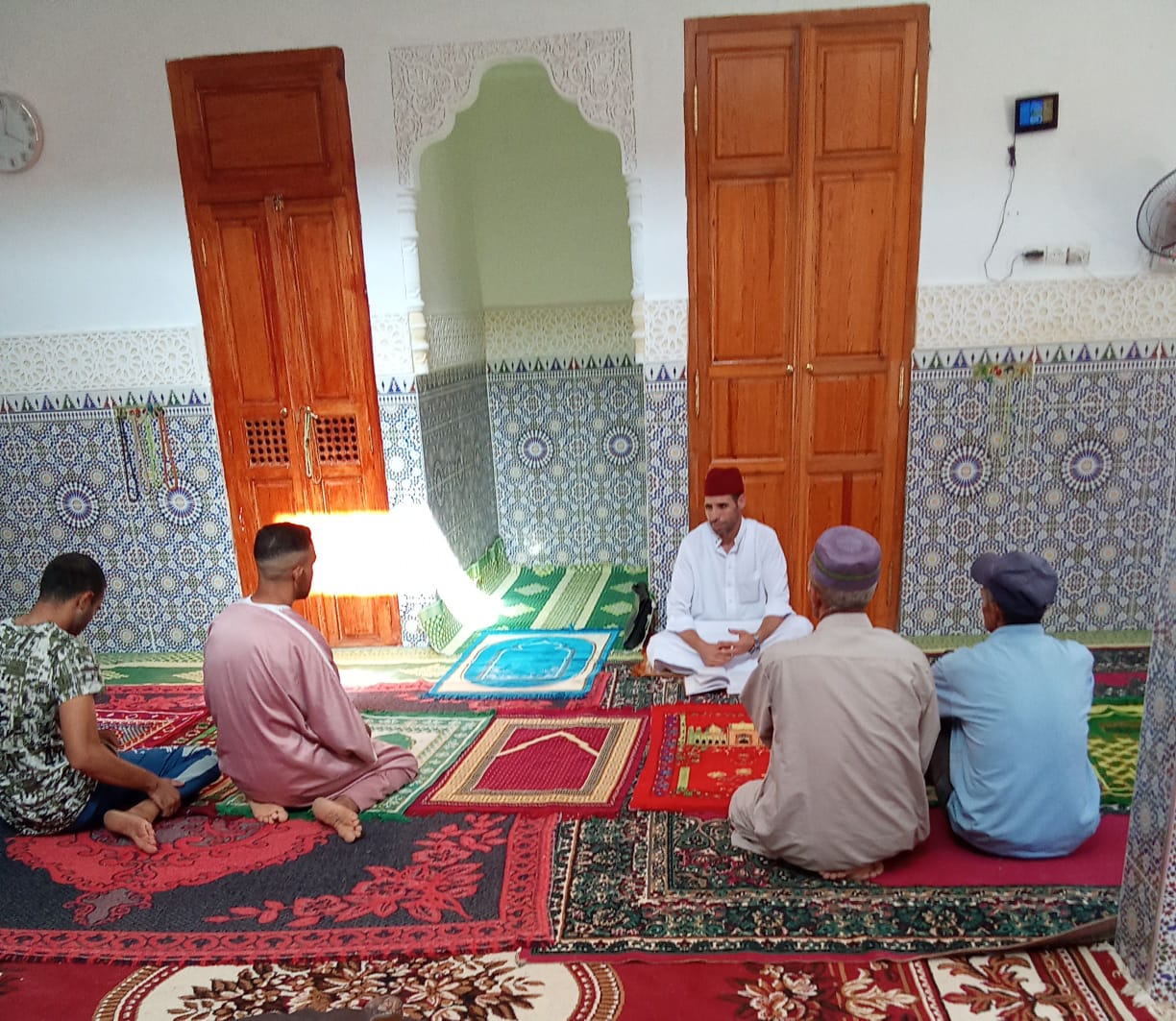 درس علمي في السيرة النبوية  من خلال “سرد وشرح جزء من كتاب الشفا للقاضي عياض رحمه الله تعالى”