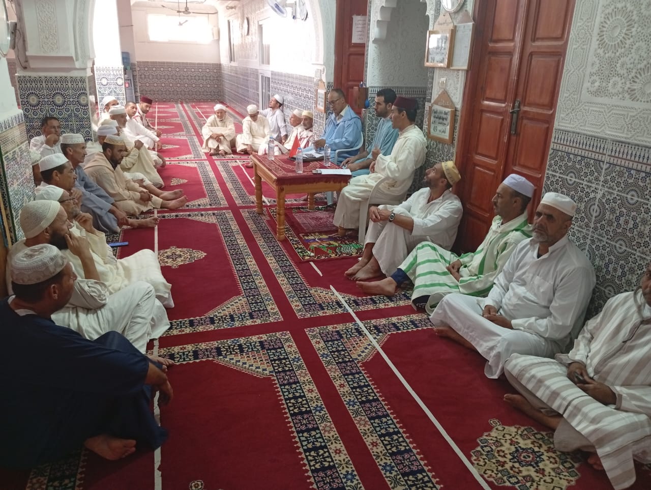 صبحية دينية تخليدا لمرور خمسة عشر قرنا على مولد الرسول صلى الله عليه وسلم برحاب المسجد المركزي بجماعة الزراردة