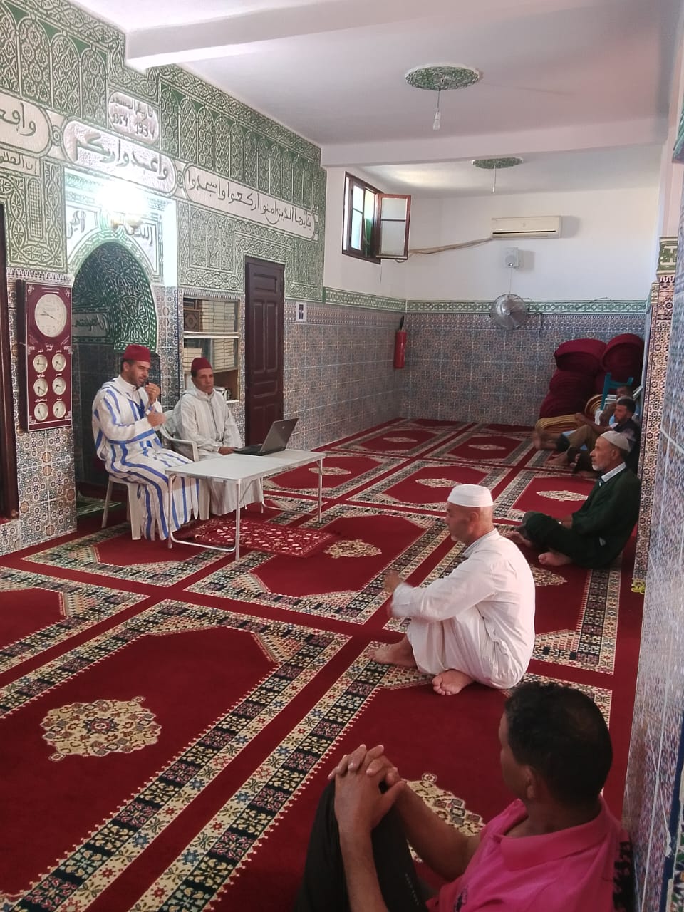 ندوة علمية بعنوان: ” ظاهرة الانتحار وموقف الإسلام منها “