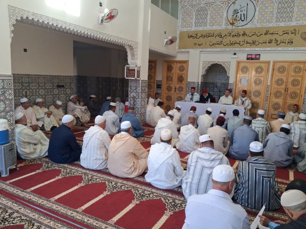 IMG-20251021-WA0035-1024x768 تقرير عن نشاط علمي في موضوع: أثر الاقتداء برسول الله صلى الله عليه وسلم في مراعاة أحوال الناس بتاريخ 22/10/2025