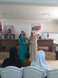 IMG-20251028-WA0038-225x300 صبحية توعوية تحسيسية بمرض سرطان الثدي