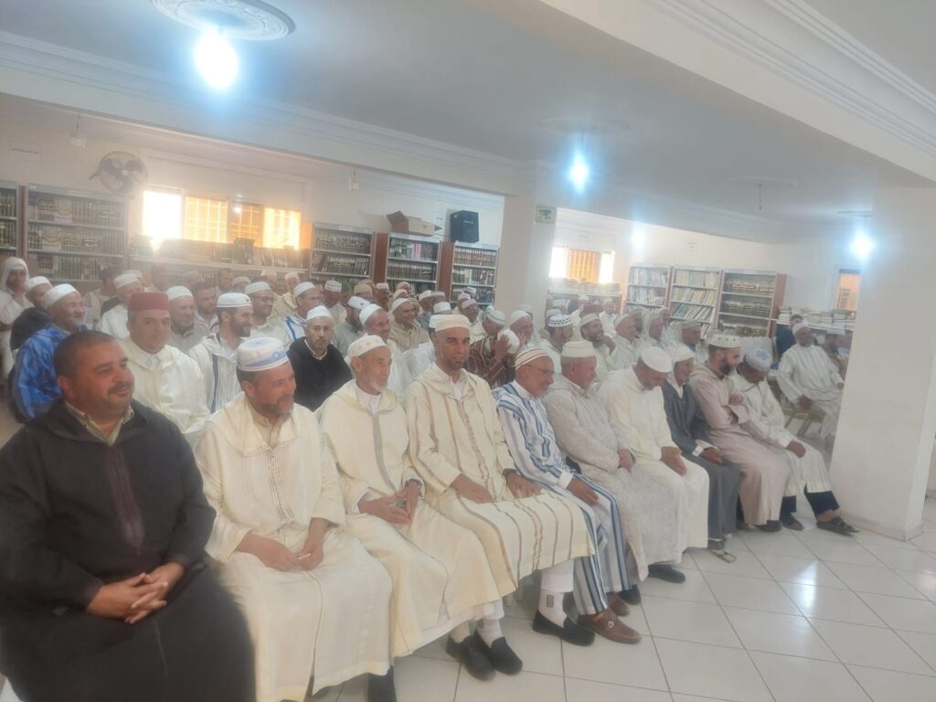 WhatsApp-Image-2025-10-11-at-16.29.47-2-1024x768 تقرير عن نشاط علمي في موضوع: أثر الاقتداء برسول الله صلى الله عليه وسلم في مراعاة أحوال الناس بتاريخ 13/10/2025