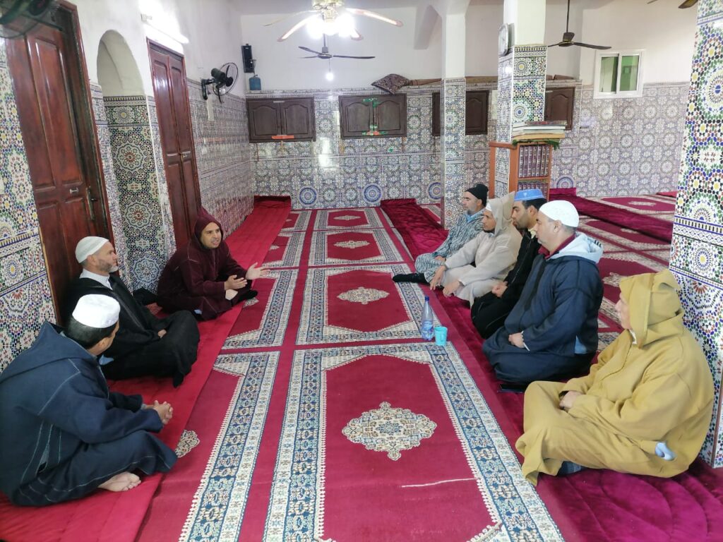 1000330252-1024x768 تقرير عن نشاط علمي في موضوع: "دورة تكوينية في ماجرى به العمل"