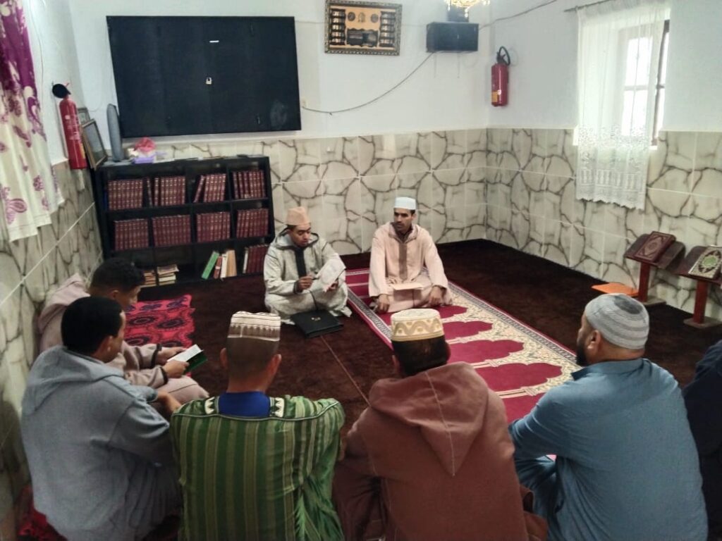 WhatsApp-Image-2025-10-29-at-21.14.05-1-1024x768 تقرير عن نشاط علمي في موضوع: "مظاهر هدي النبي صلى الله عليه وسلم في عبادته"