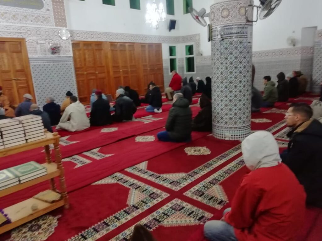 08ae3ec9-e4a9-4e4a-a7ff-4f5df0f5277f-1024x768 تقرير عن درس وعظي بعنوان : «وجوب الانخراط في الشأن العام على أساس التواصي بالحق والتواصي بالصبر» ، بمسجد ابن بري : تازة ( منطقة التجريب رقم : 6 ) .